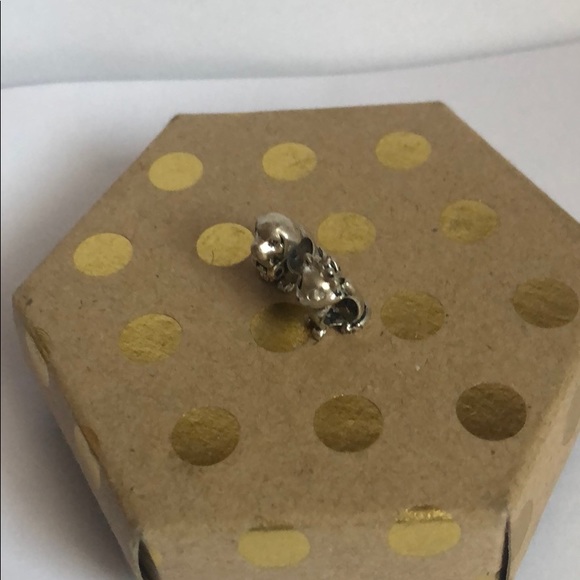 Sharms - Picture 2 of 2